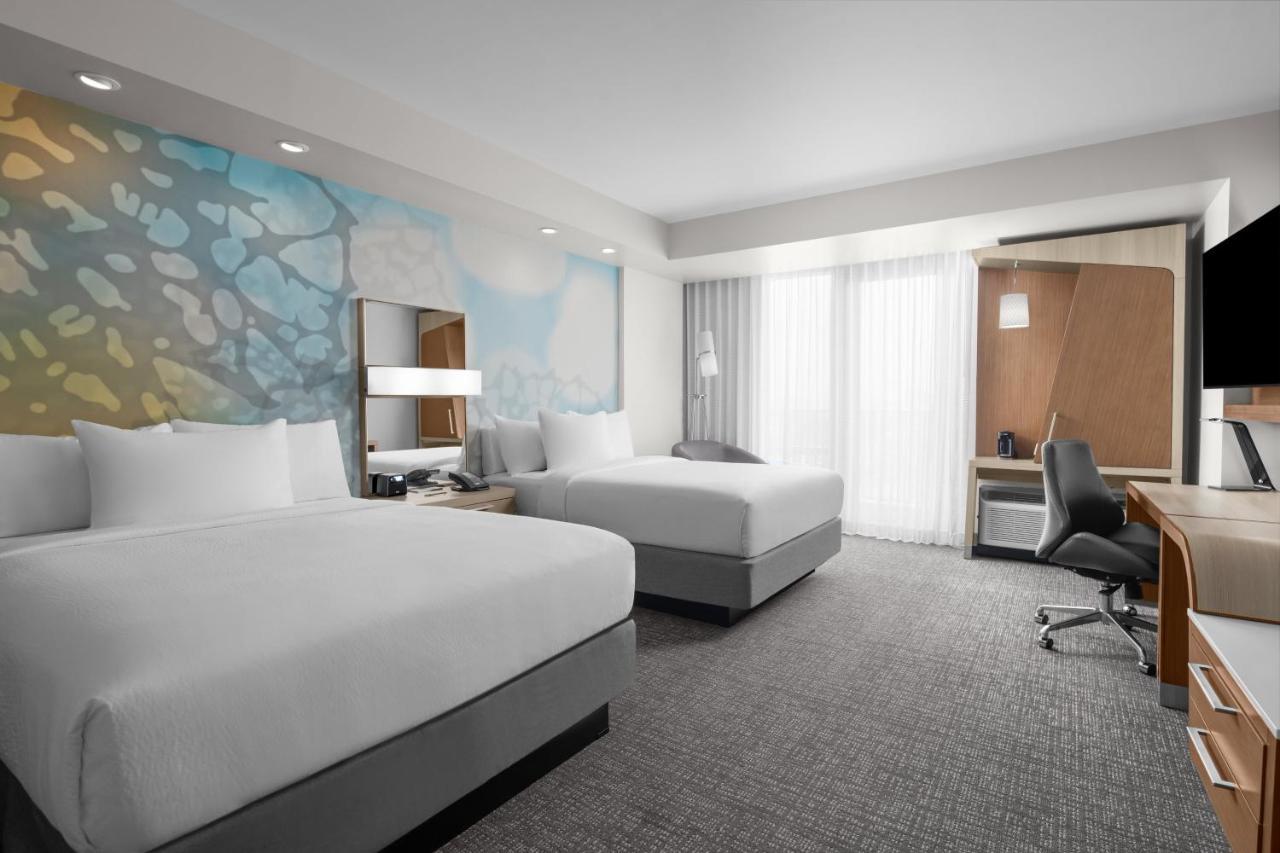 Courtyard By Marriott Clearwater Beach Esterno foto
