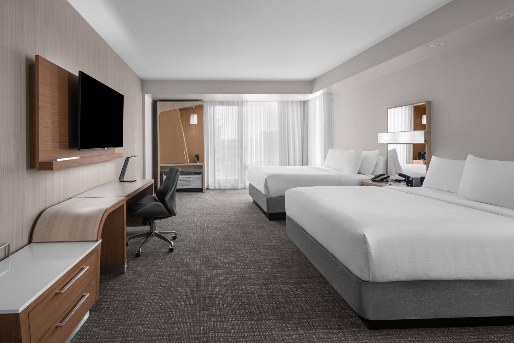 Courtyard By Marriott Clearwater Beach Esterno foto