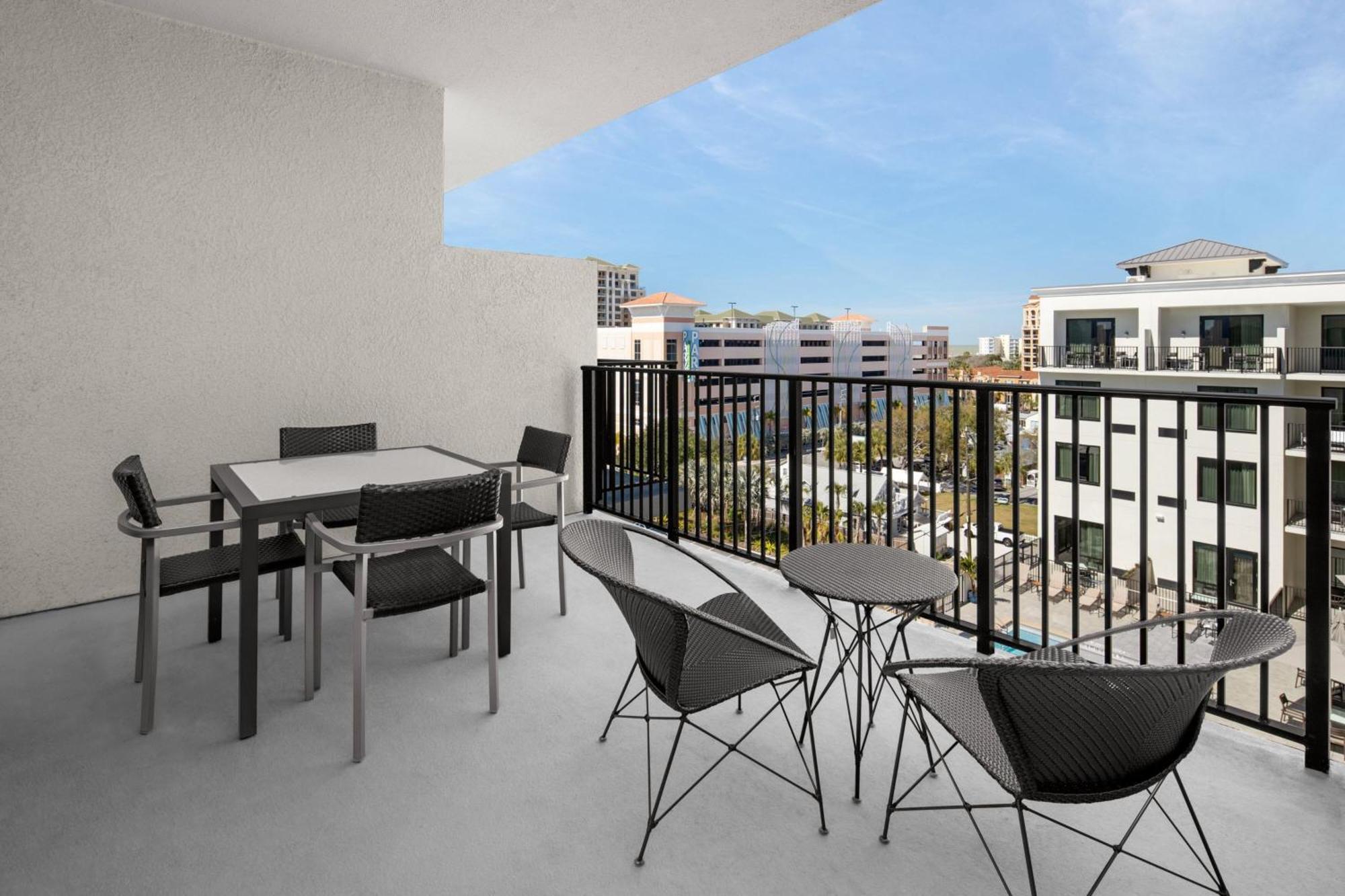 Courtyard By Marriott Clearwater Beach Esterno foto