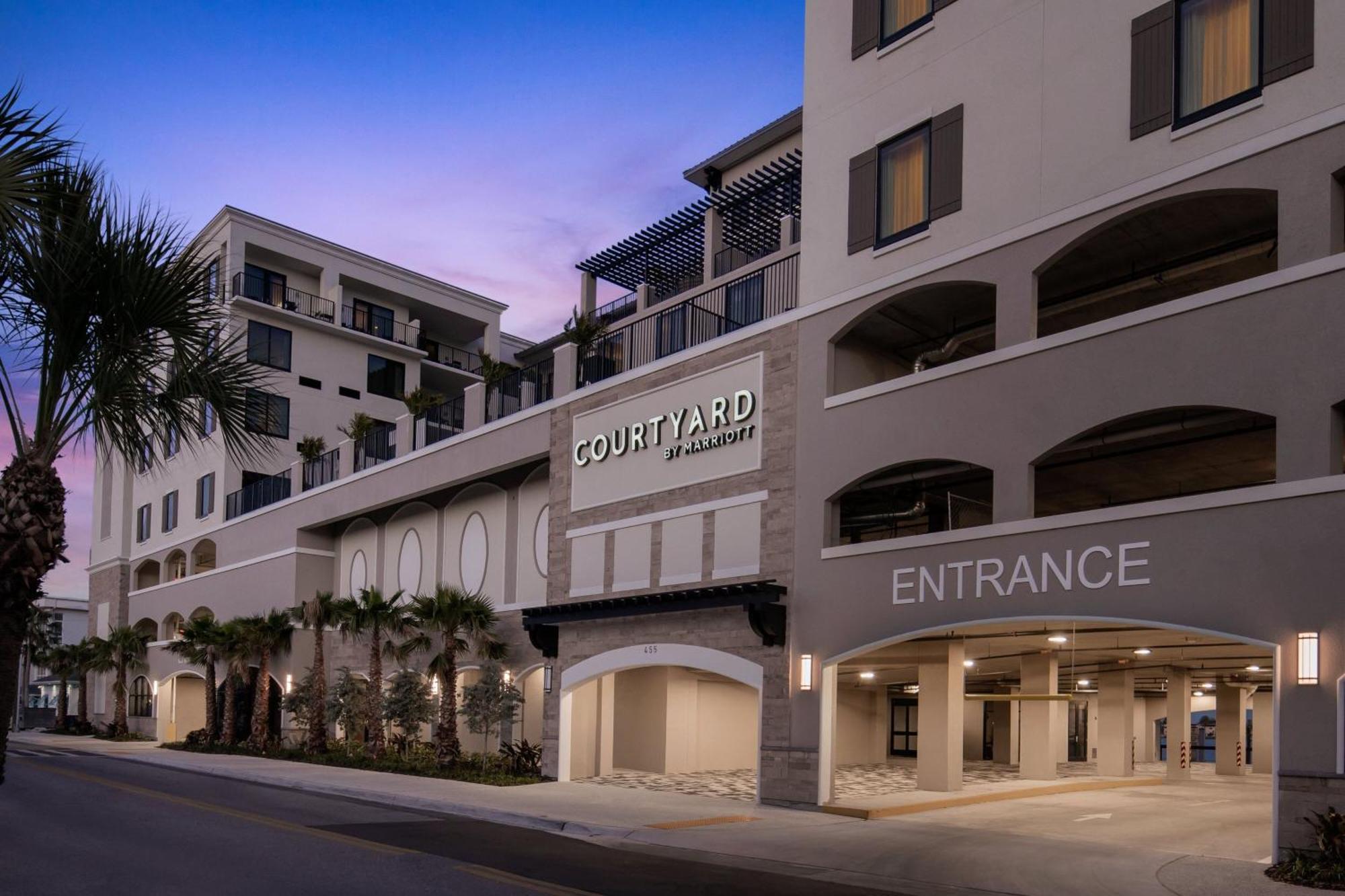 Courtyard By Marriott Clearwater Beach Esterno foto