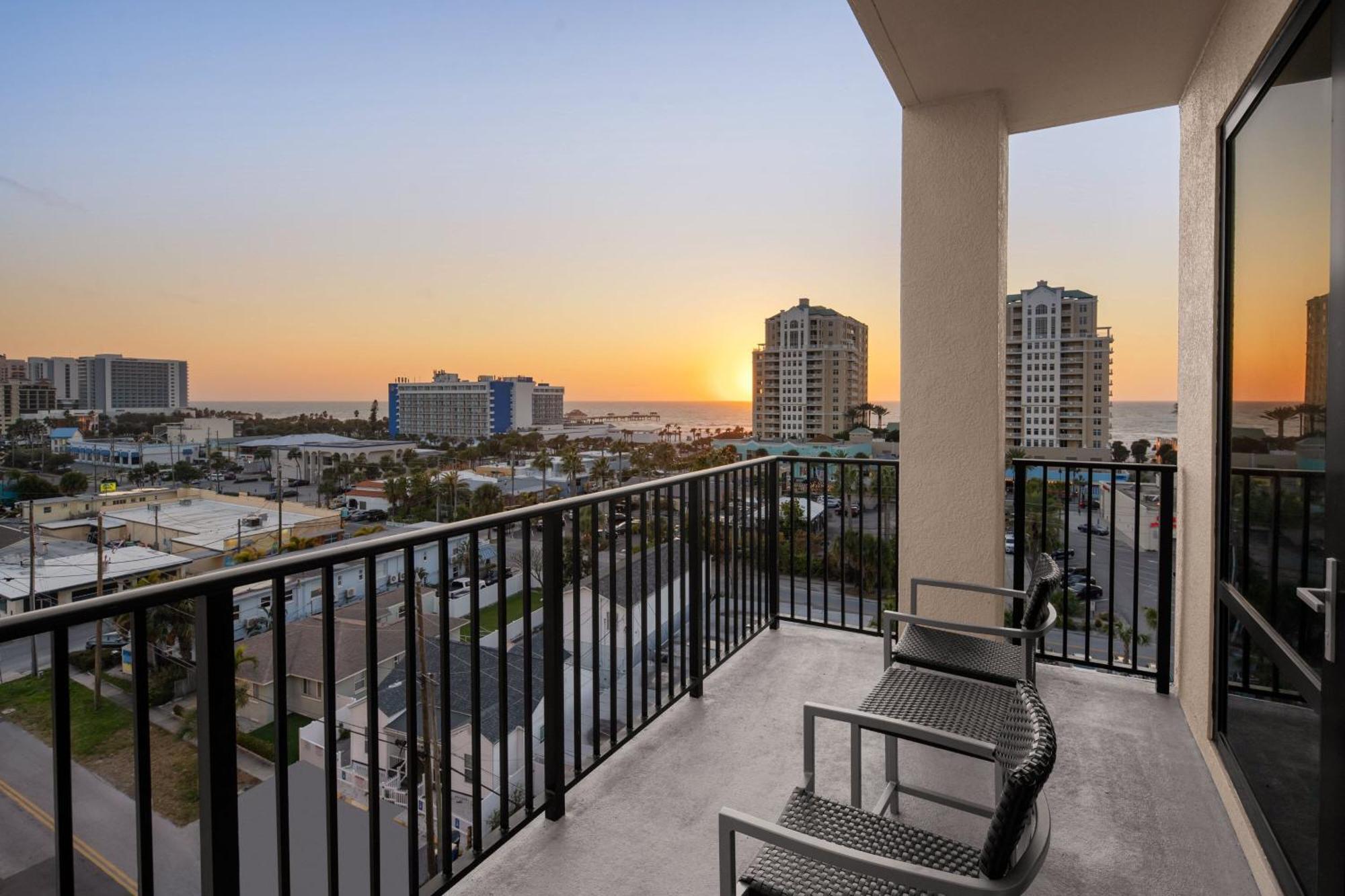 Courtyard By Marriott Clearwater Beach Esterno foto