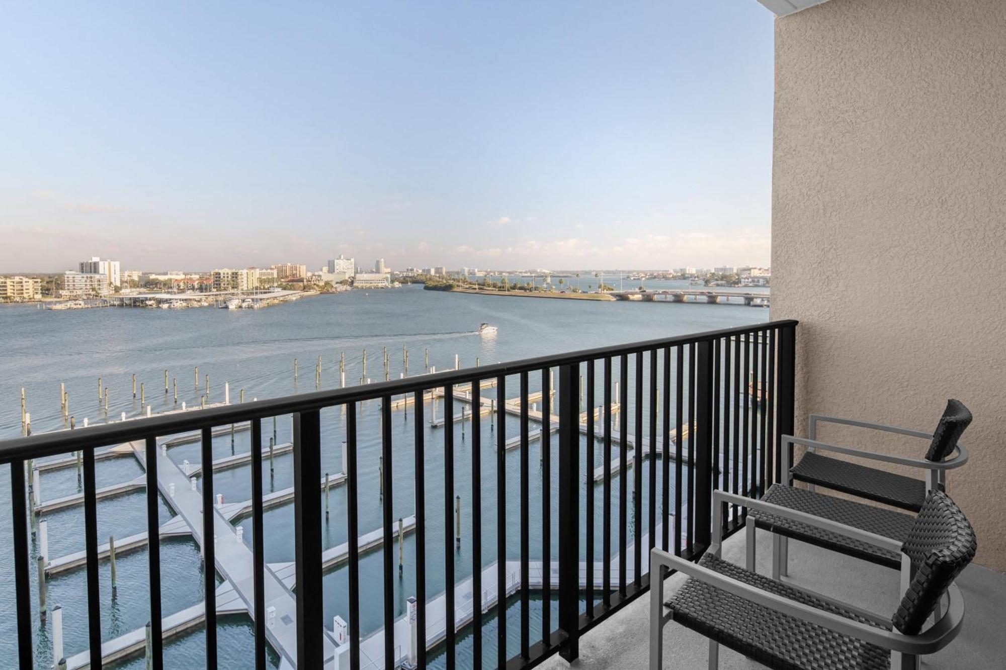 Courtyard By Marriott Clearwater Beach Esterno foto