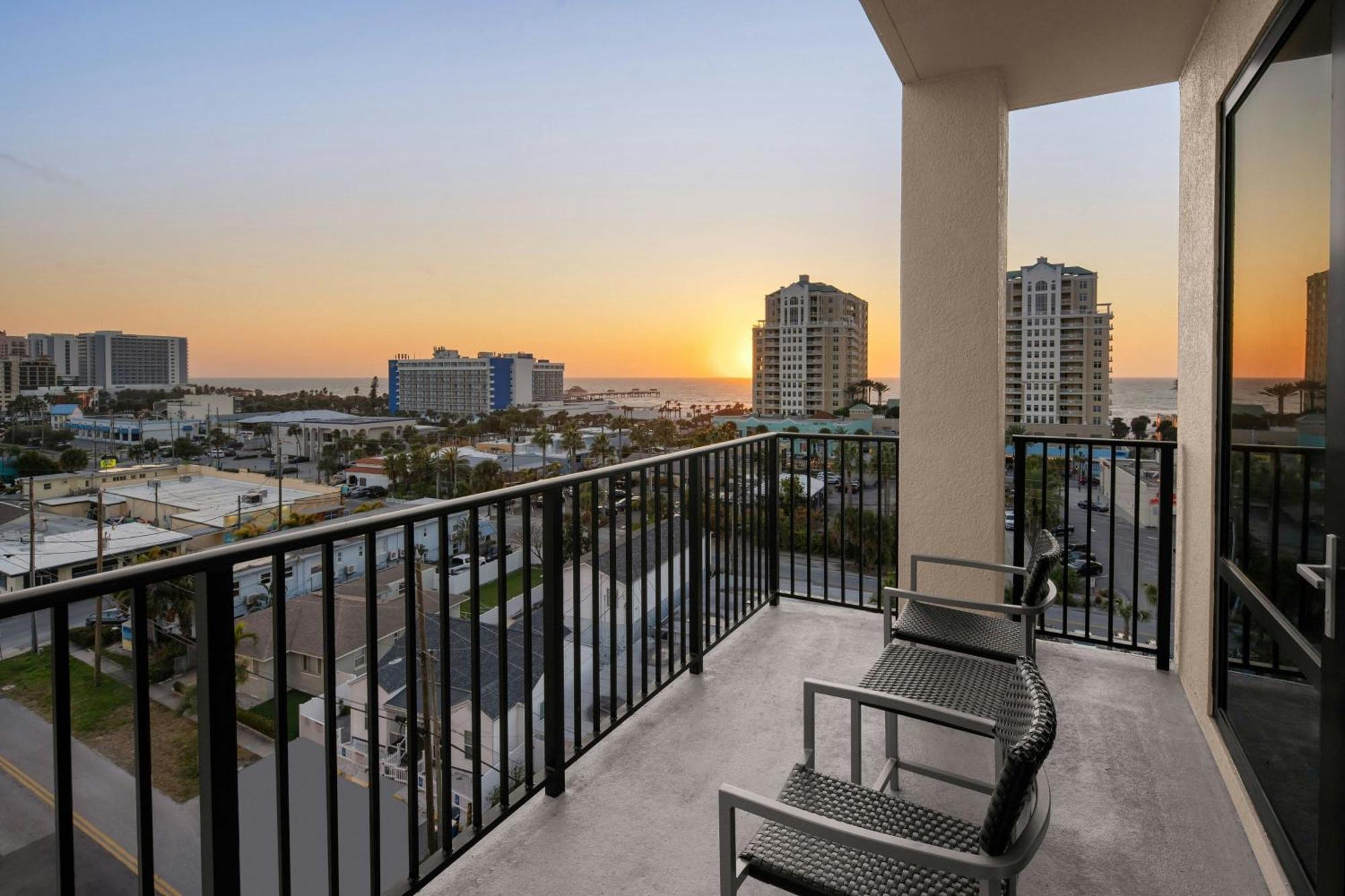Courtyard By Marriott Clearwater Beach Esterno foto